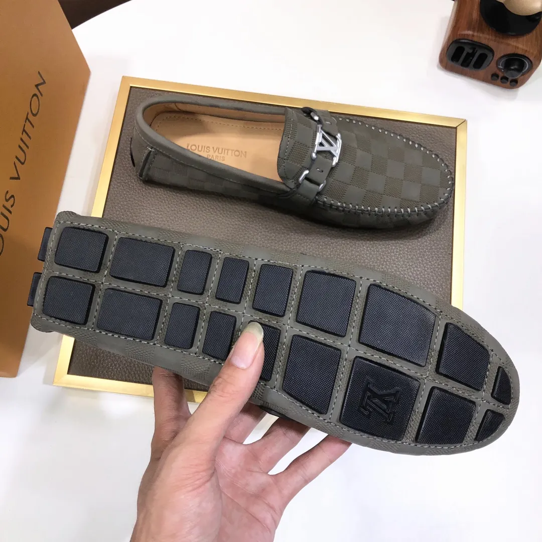 Men's men's shoes 💰420💰 [LV Doudou shoes] (water-dyed cowhide lining) new model is on the market, available on the official website. The new Doudou shoes are processed into single-color materials, and the uppers are made of imported cowhide material. The body of the shoe is fully hemmed with mark thread, and is lined with imported original cowhide leather. The elegant shoe shape is super suitable for all-matching, and the size is 38-44.